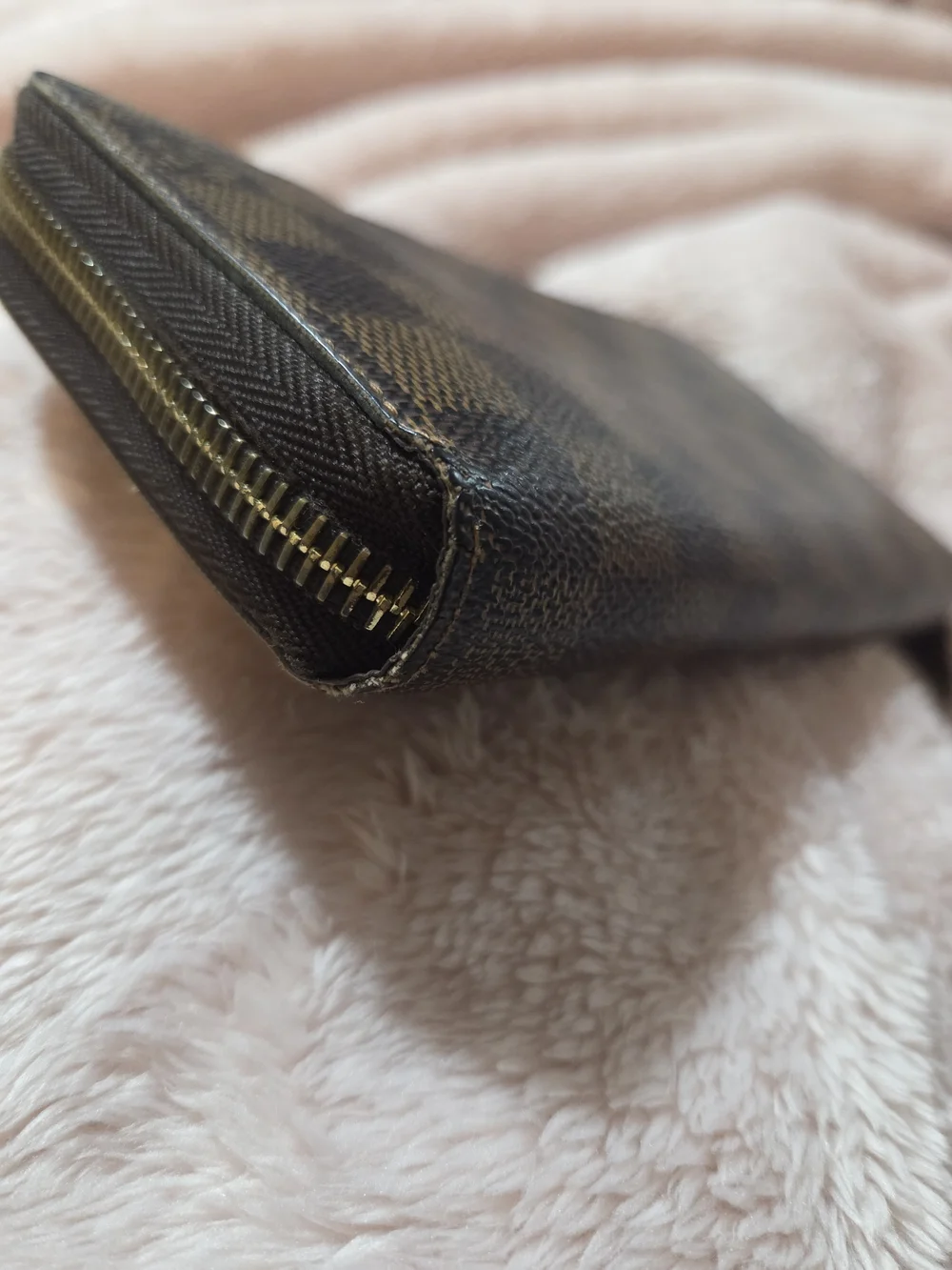 Louis Vuitton priced defect